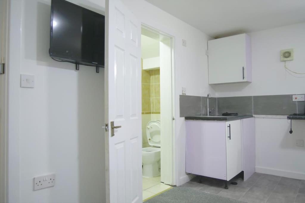 Discover Your Cozy Haven A Perfect Studio Getaway Лемингтън Спа Екстериор снимка